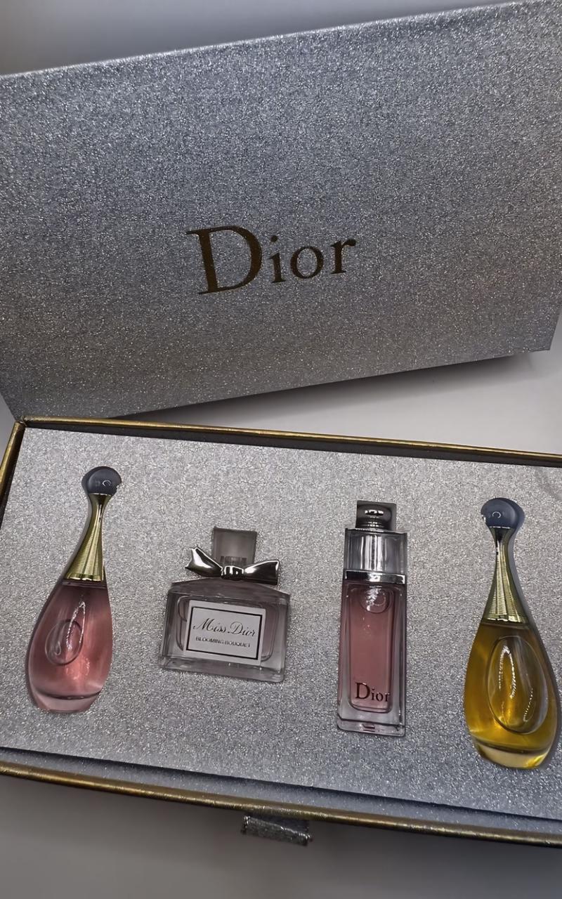 Kit 4 Miniaturas de Perfumes Dior 5ml J'adore + Miss Dior Blomming Bouquet + Dior Addict + J'adore Edt Com Sacola Original